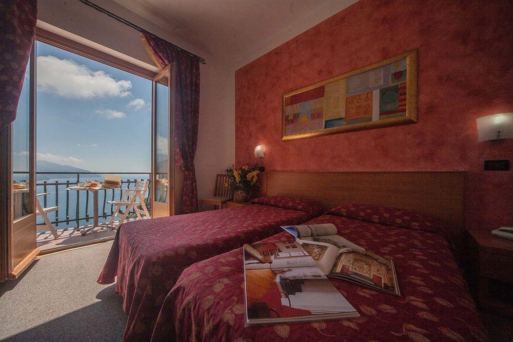Hotel Suisse Bellevue 3*